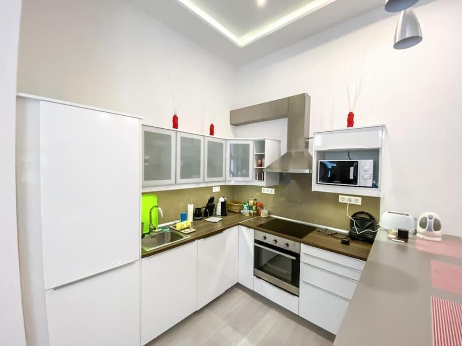 City Downtown For 6 * Budapest